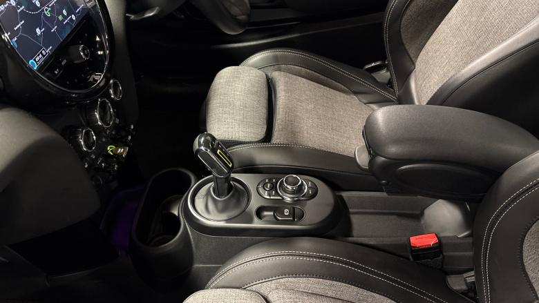 MINI Hatchback 135kW Cooper S Level 2 33kWh 3dr Auto Electric Hatchback